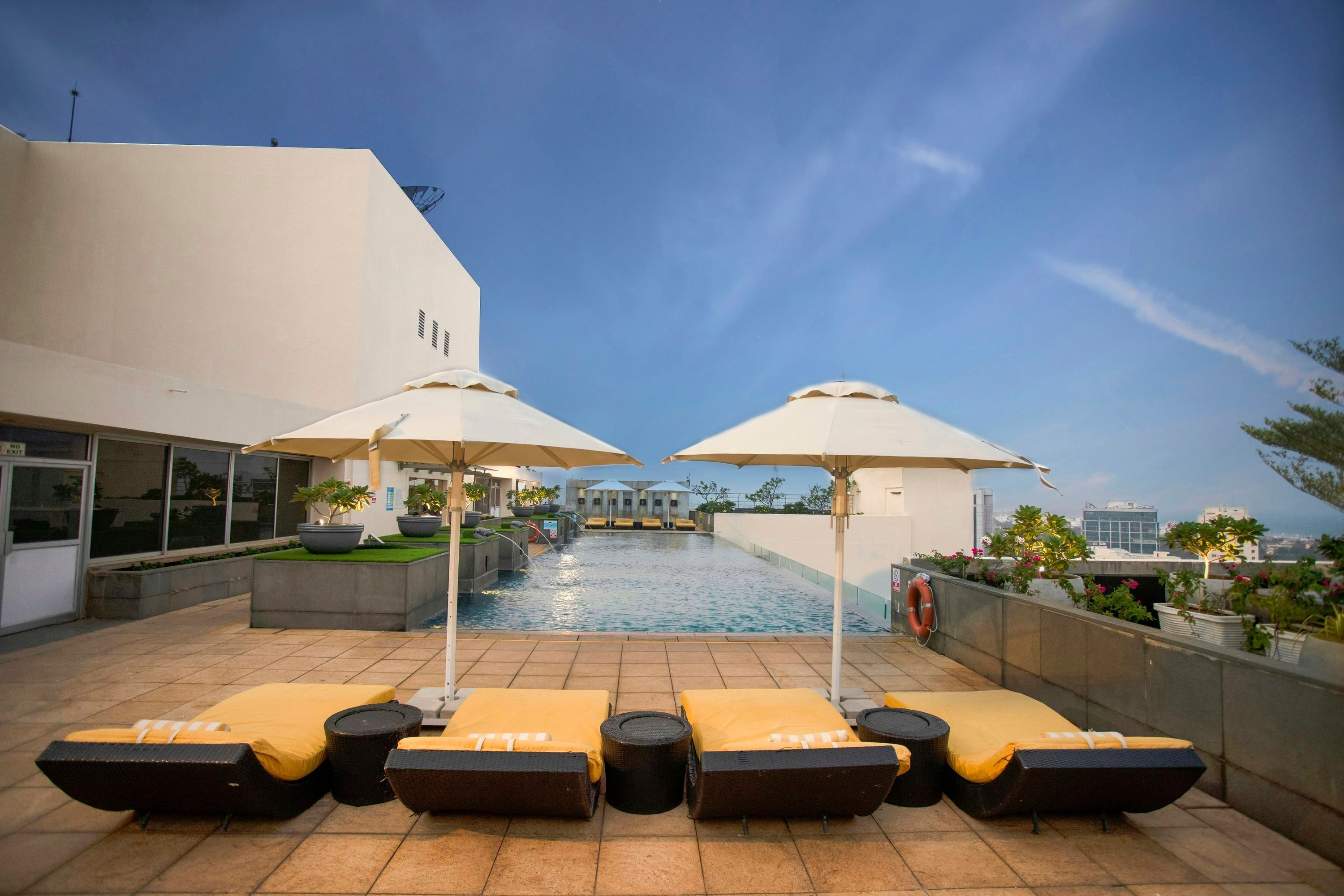 בריכה תמונה