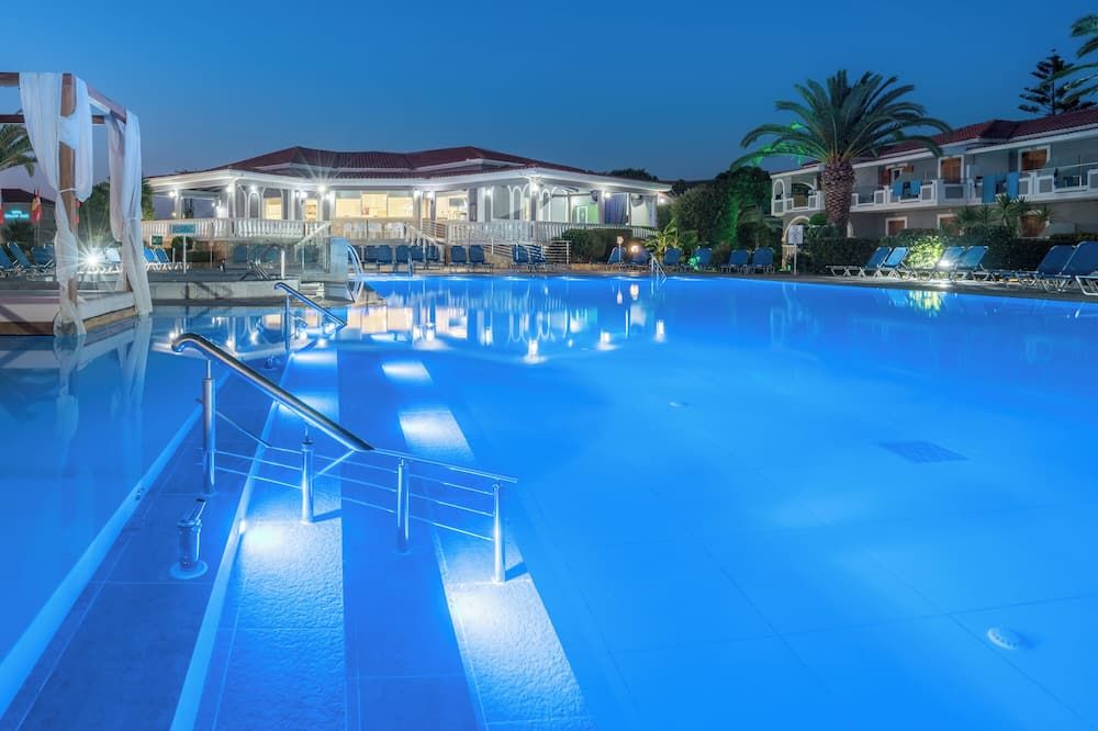 בריכה תמונה