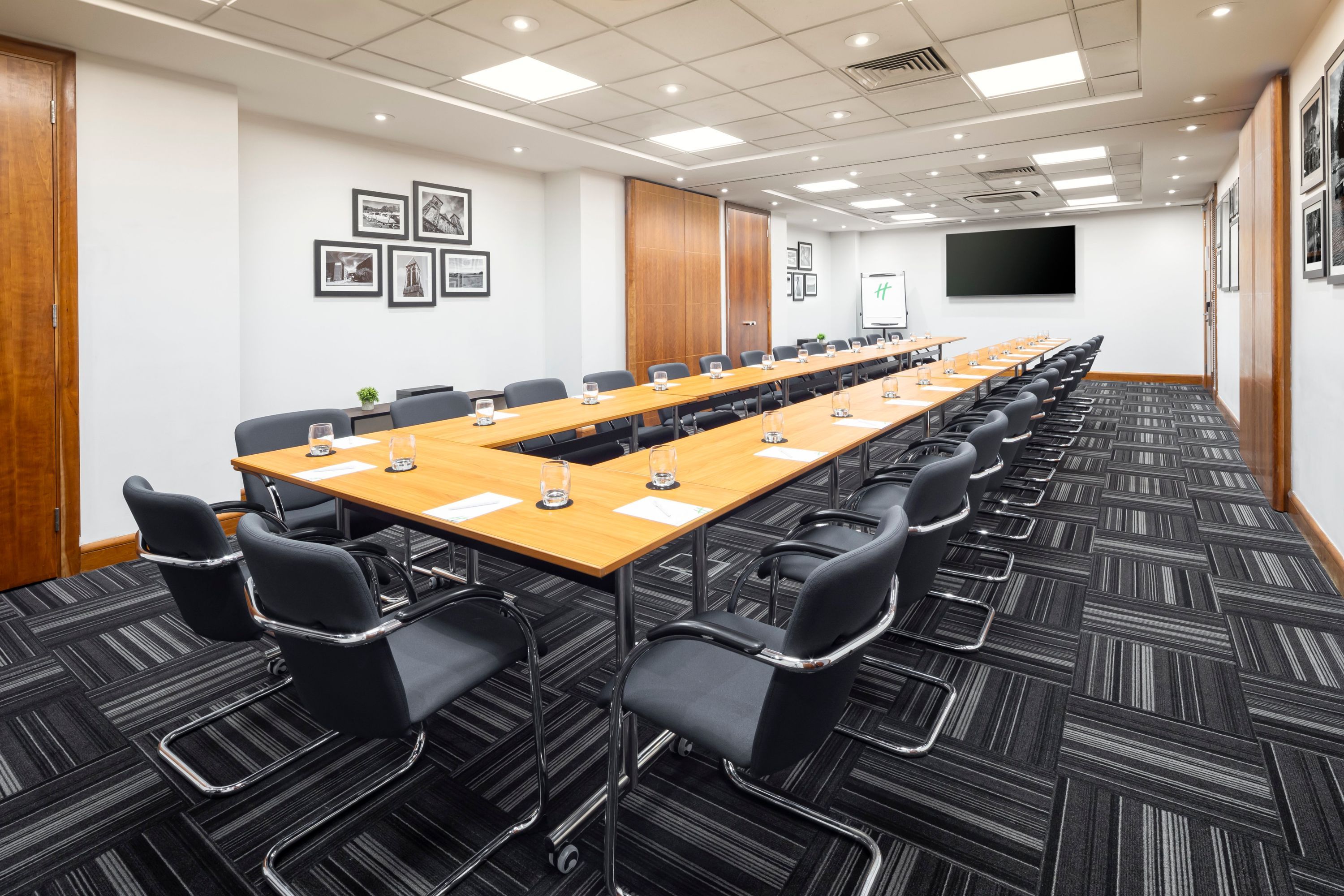חדר ישיבות