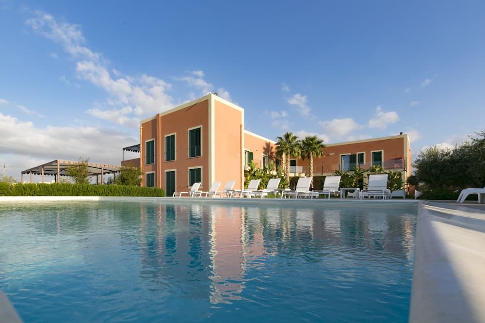 בריכה תמונה