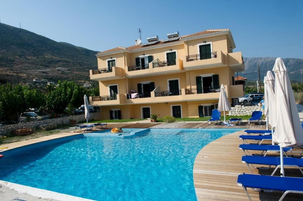 בריכה תמונה