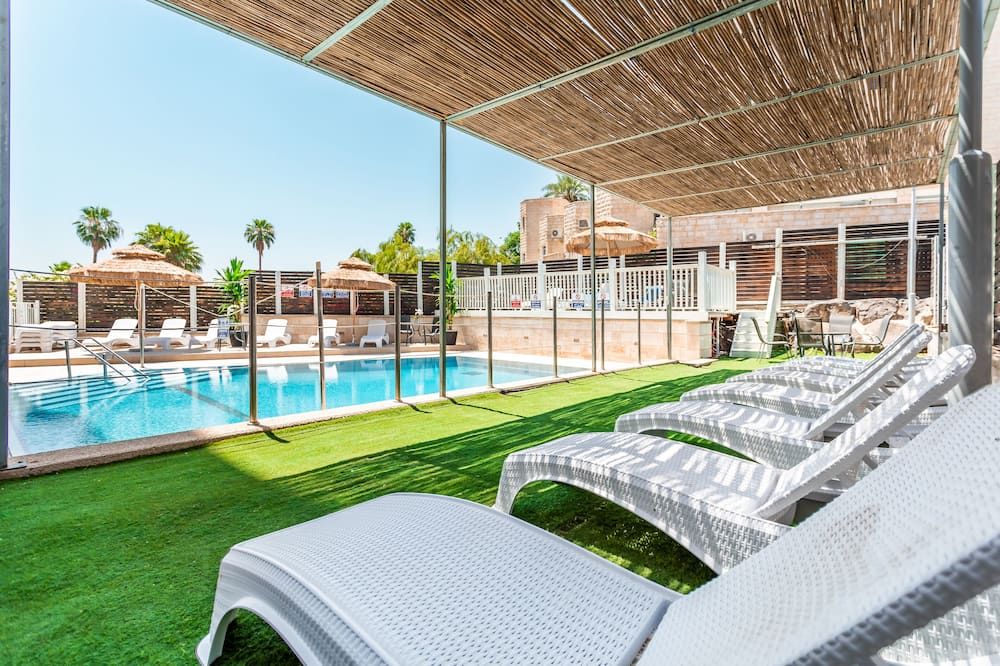 בריכה תמונה