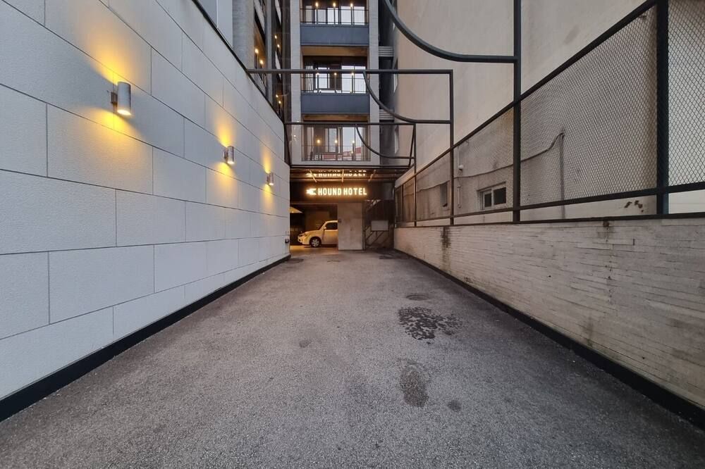 אחר