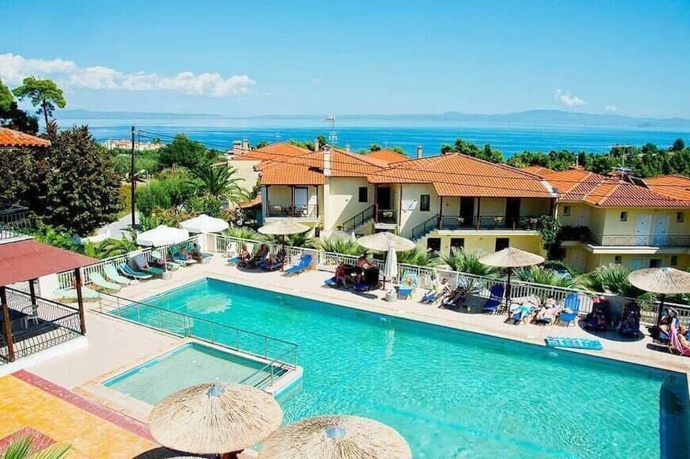 בריכה תמונה