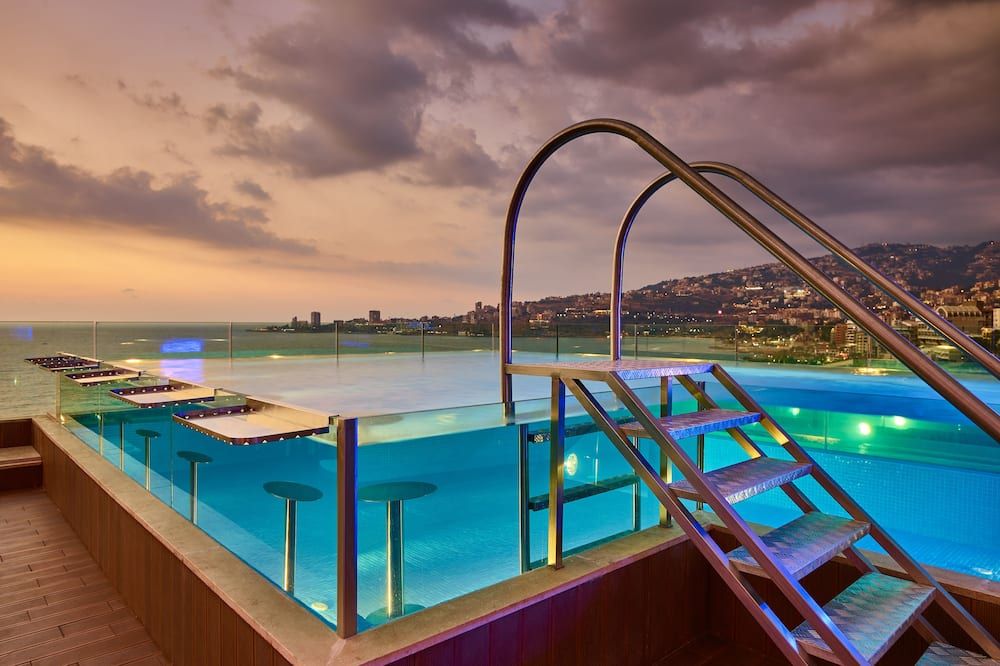 בריכה תמונה