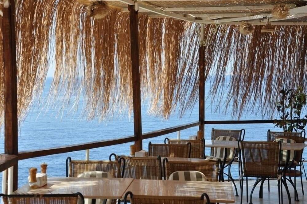 מסעדה תמונה