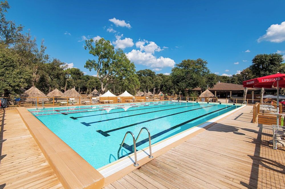 בריכה תמונה