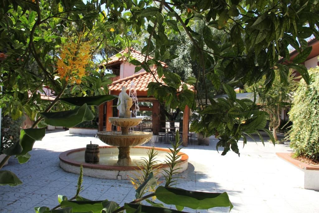 נוף חיצוני תמונה