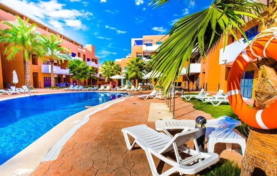 בריכה תמונה