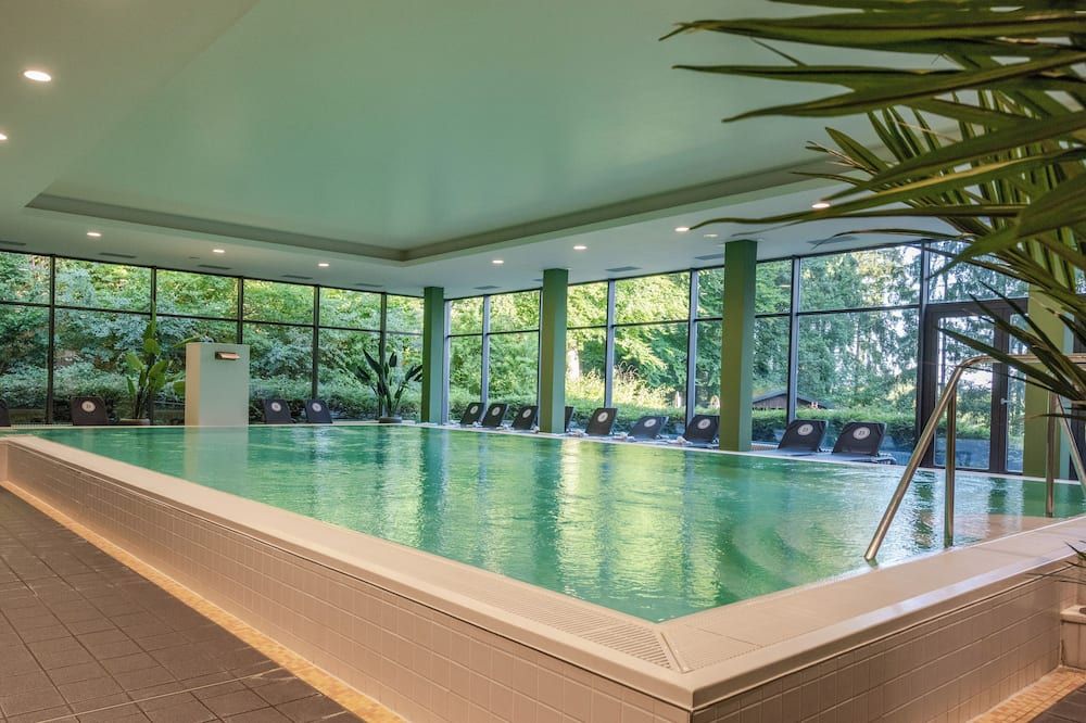 בריכה תמונה