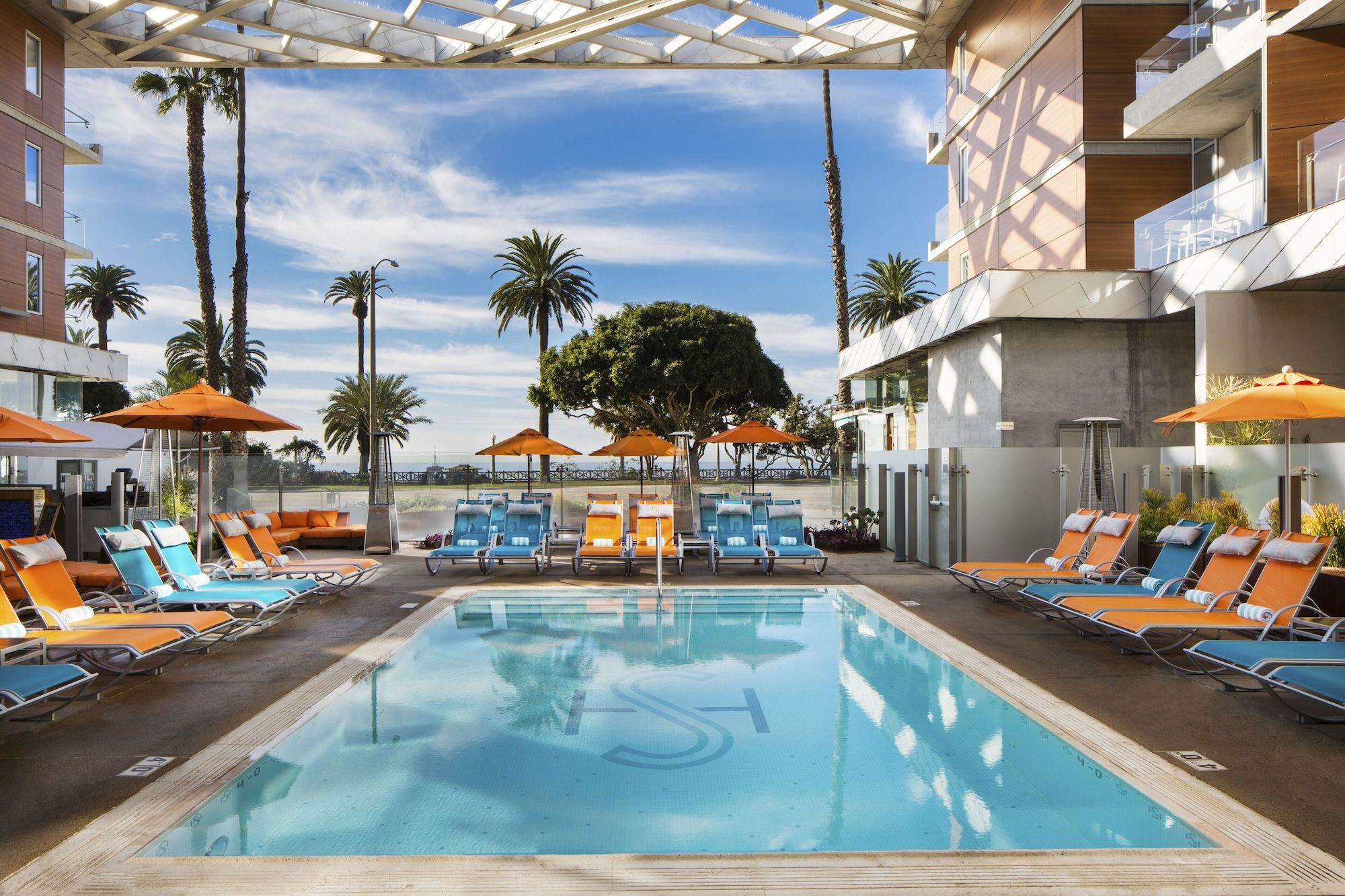 בריכה תמונה