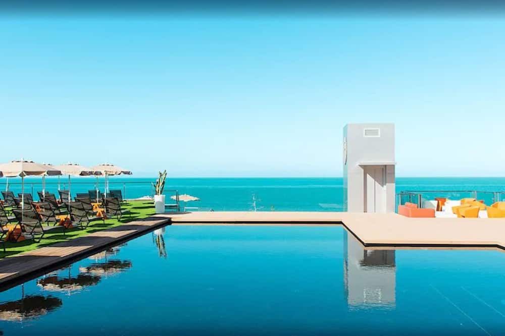 בריכה תמונה