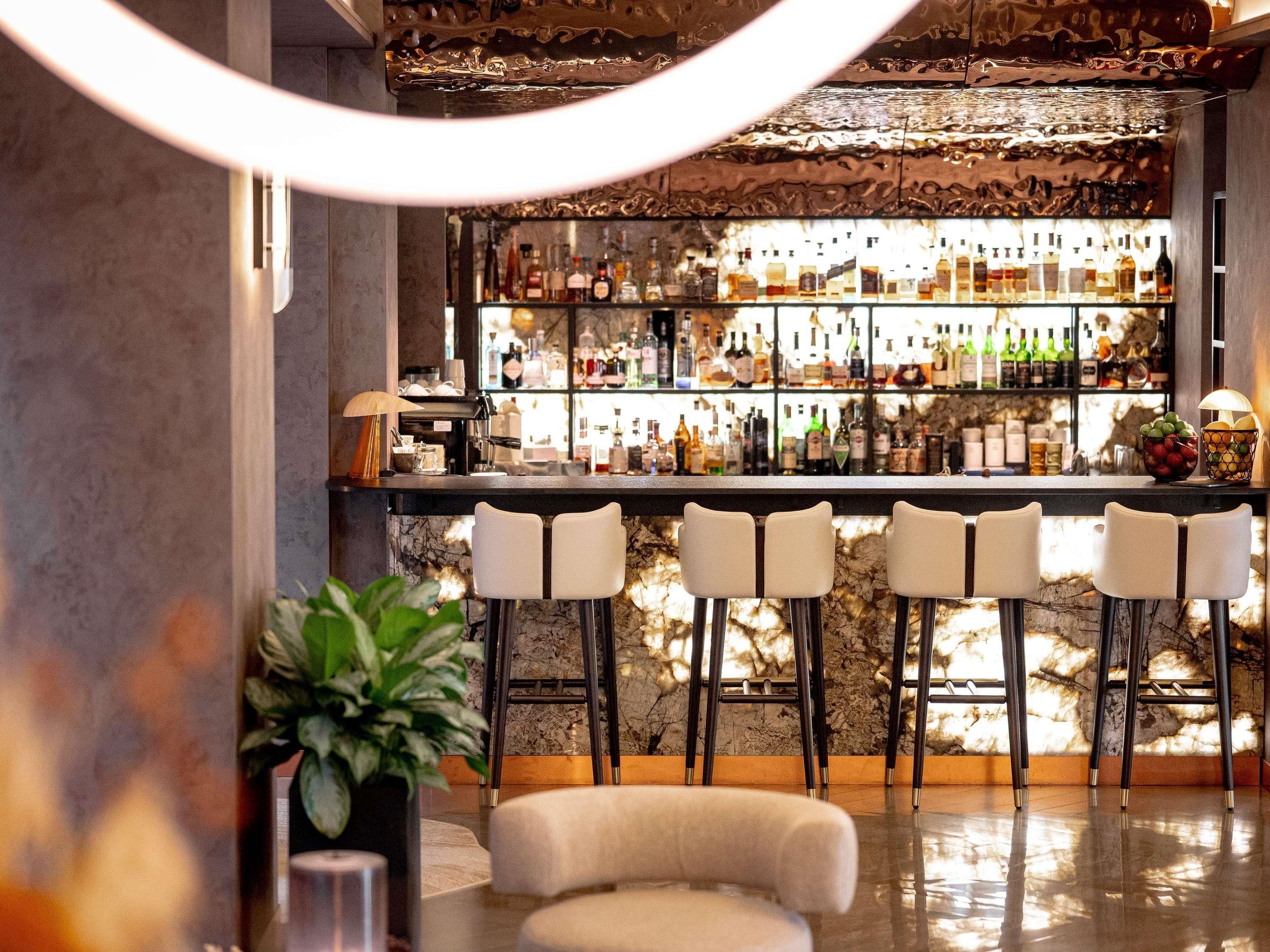 בר