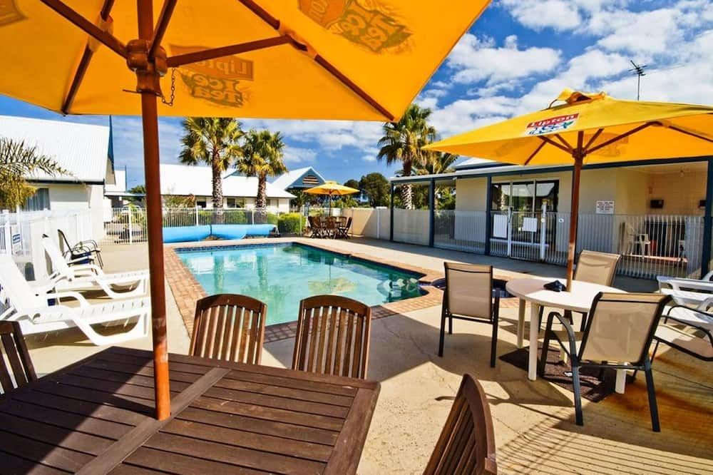 בריכה תמונה