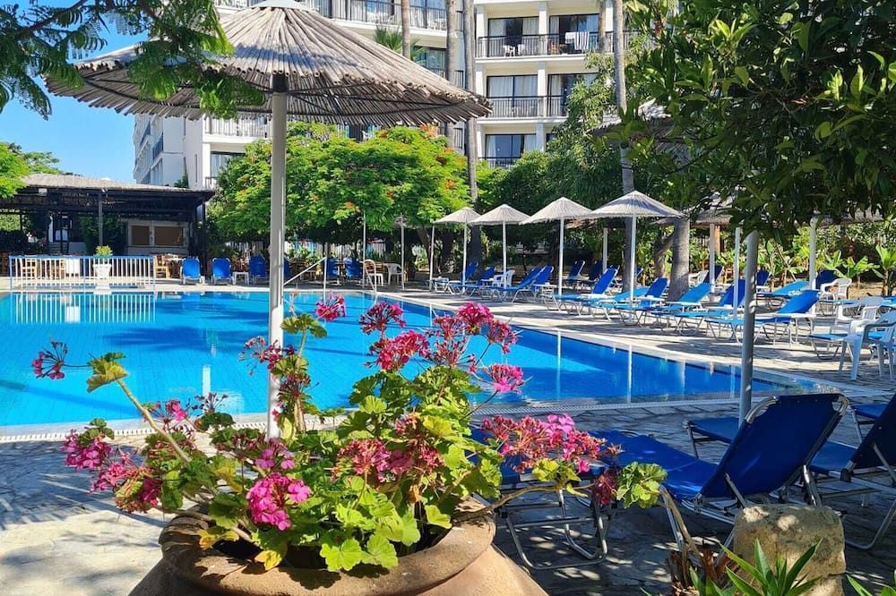 בריכה תמונה