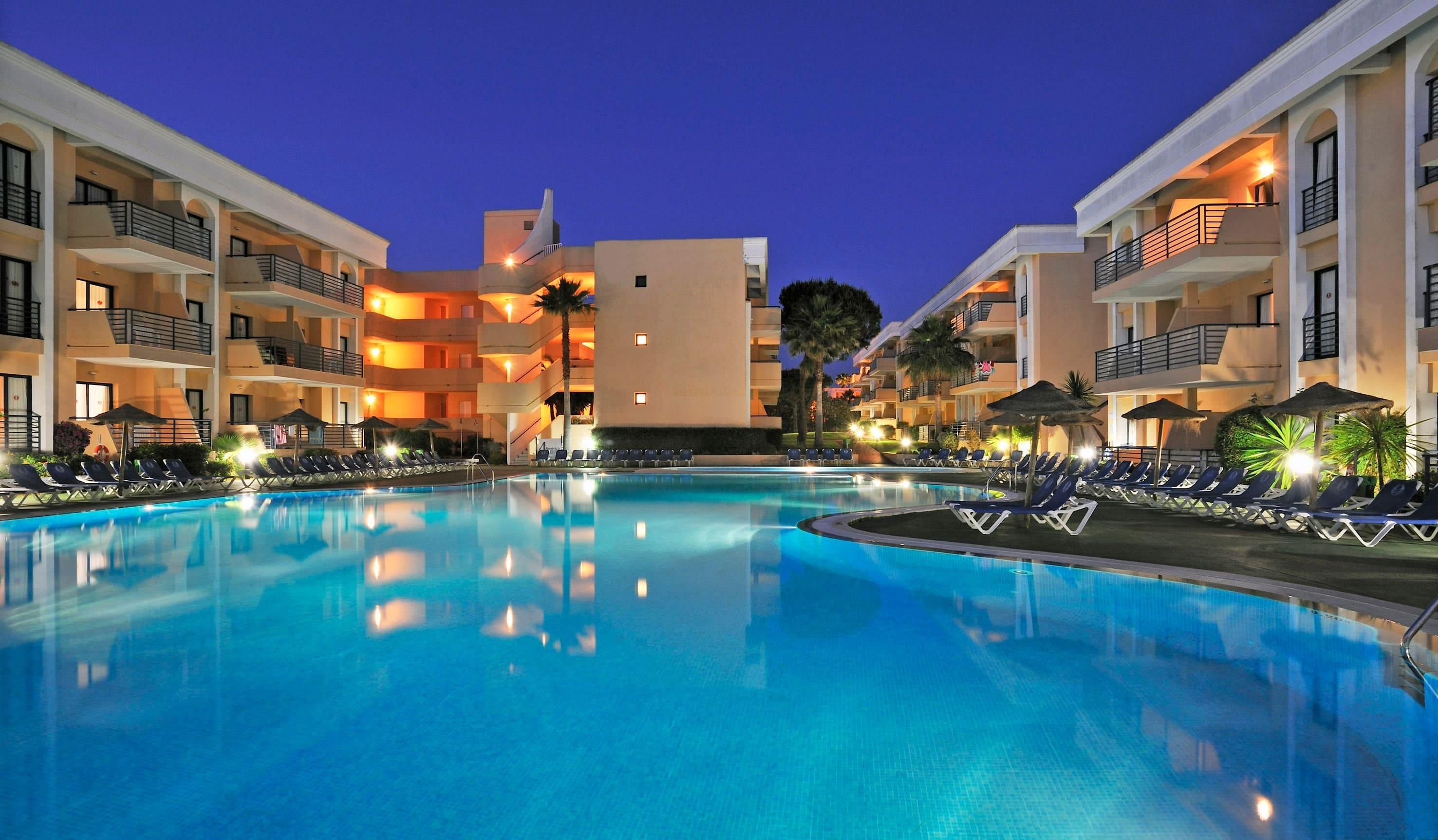 בריכה תמונה