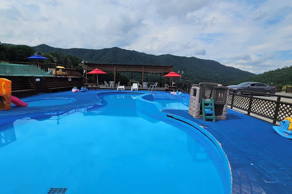 בריכה תמונה