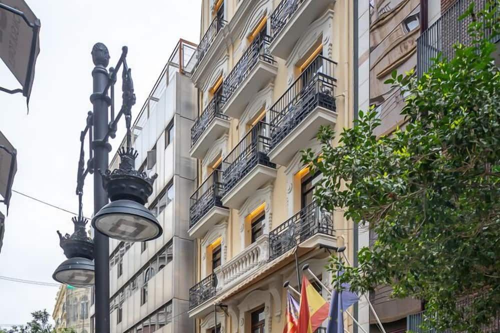 בניין
