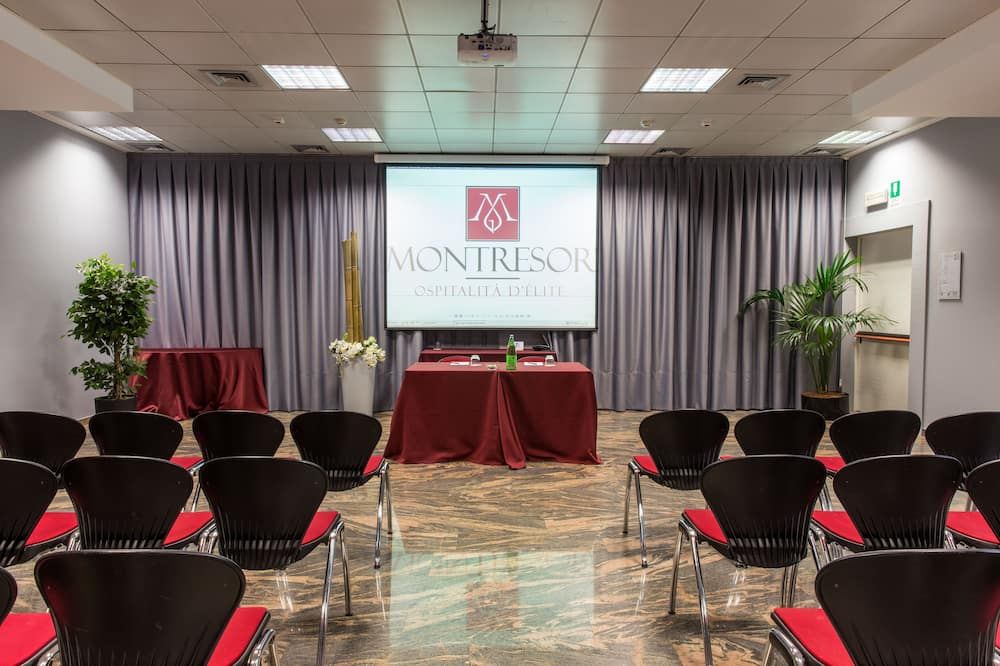 חדר ישיבות