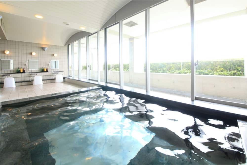 בריכה תמונה