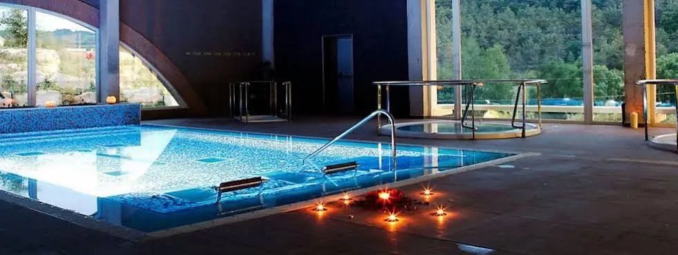 בריכה תמונה