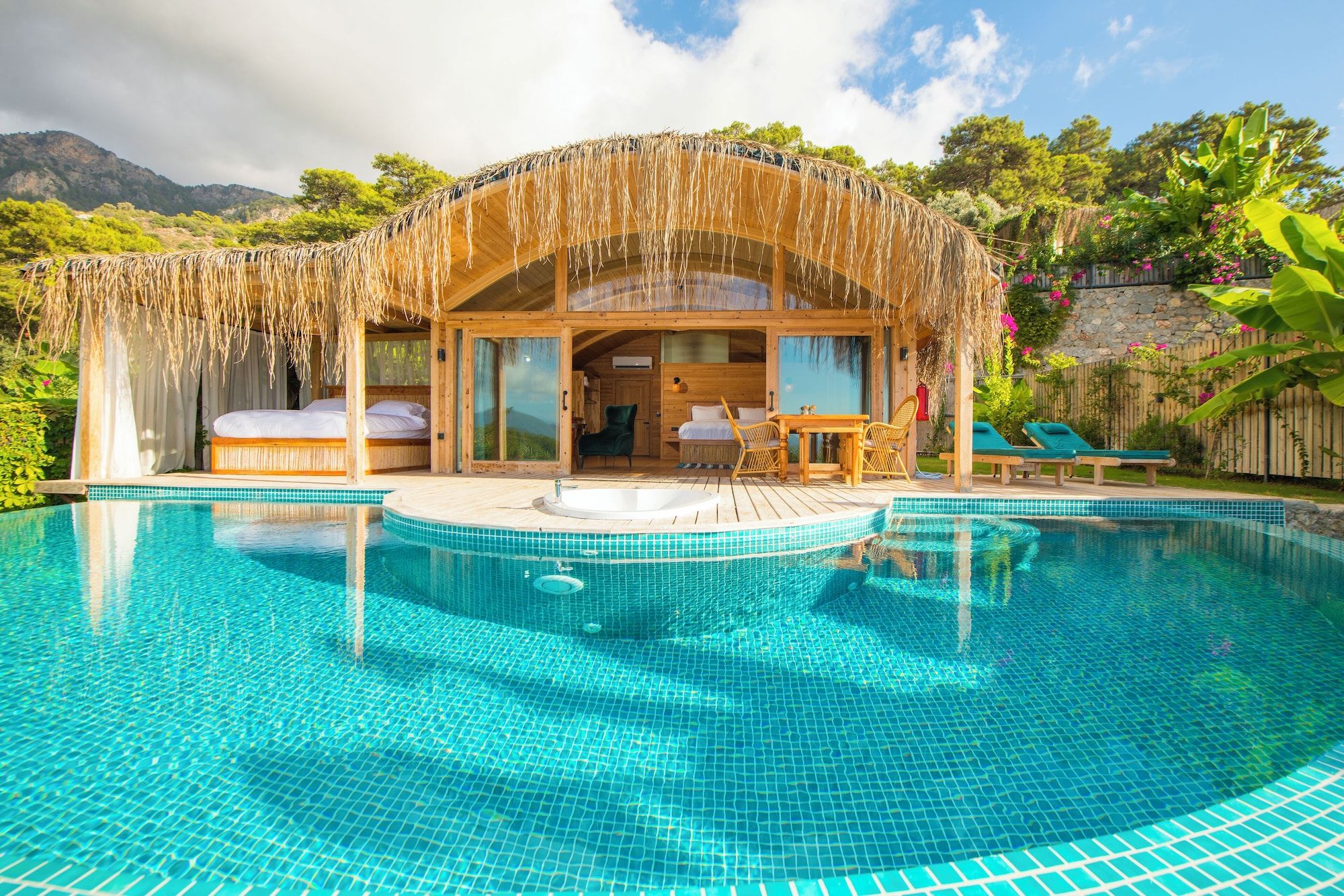 בריכה תמונה