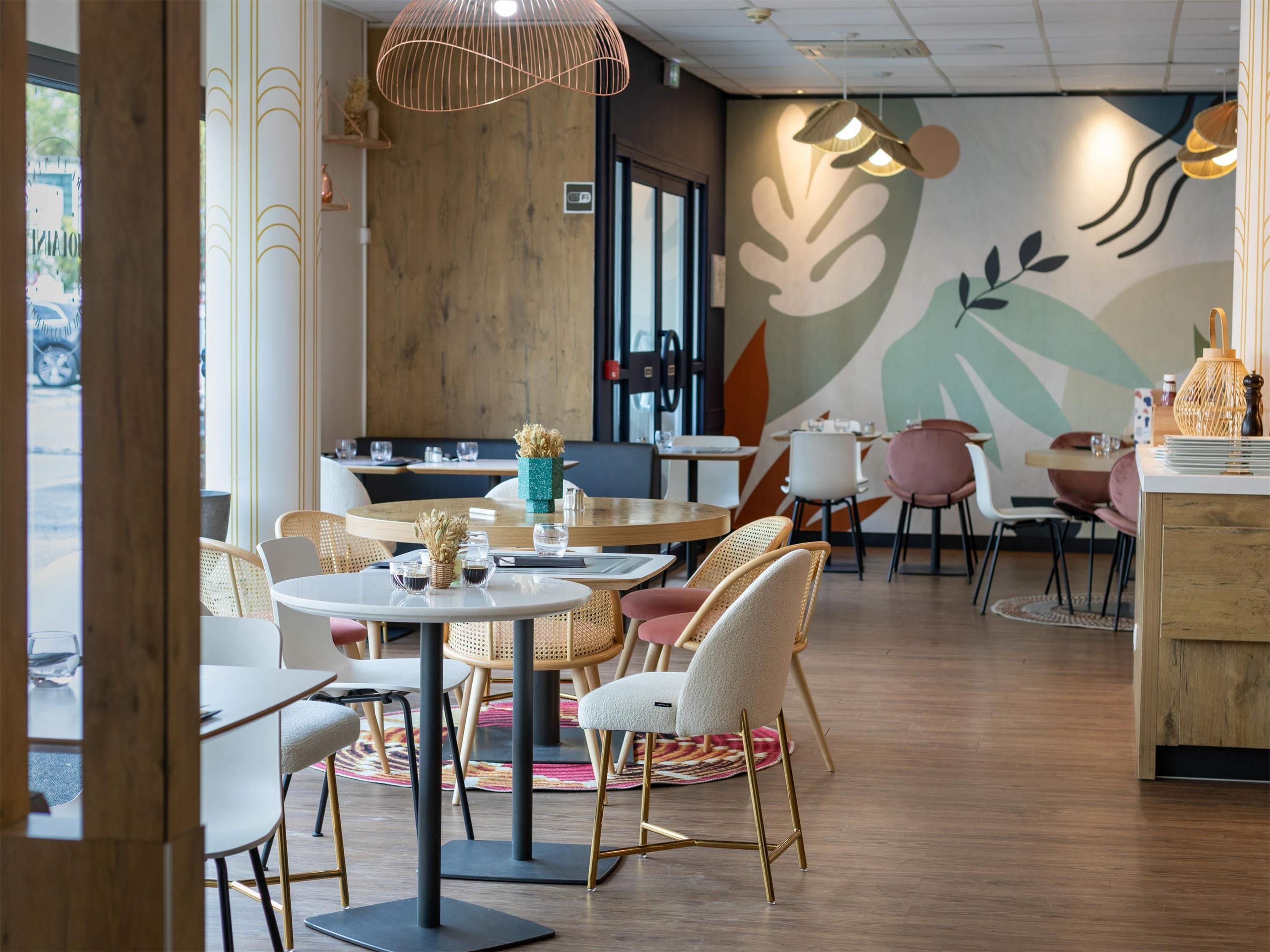 מסעדה תמונה