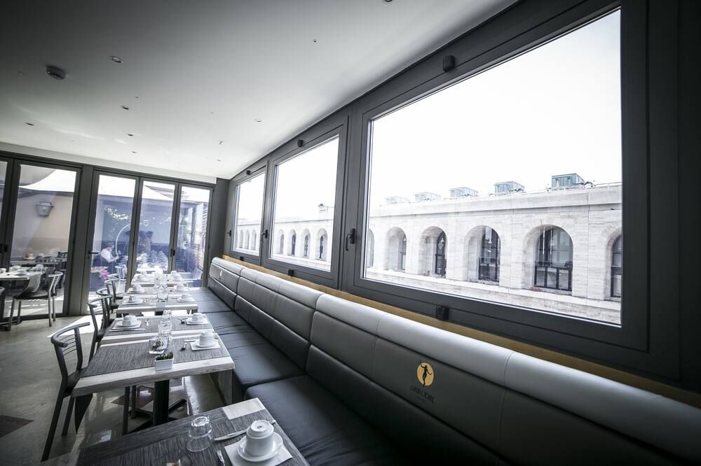 מסעדה תמונה