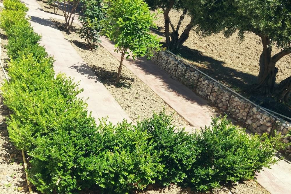 נוף חיצוני תמונה