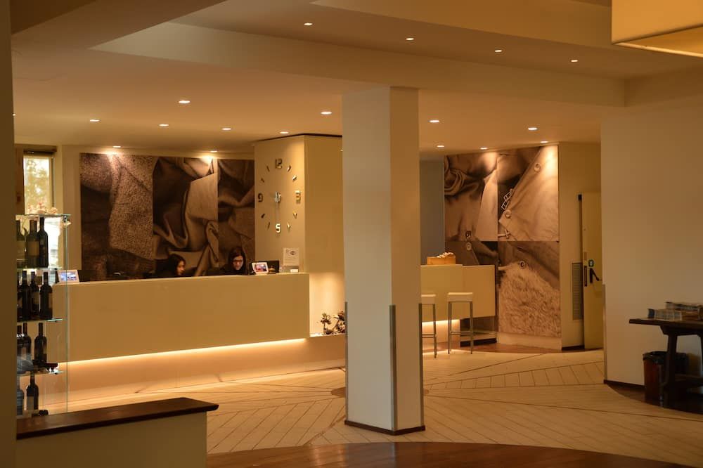 דלפק קבלה תמונה