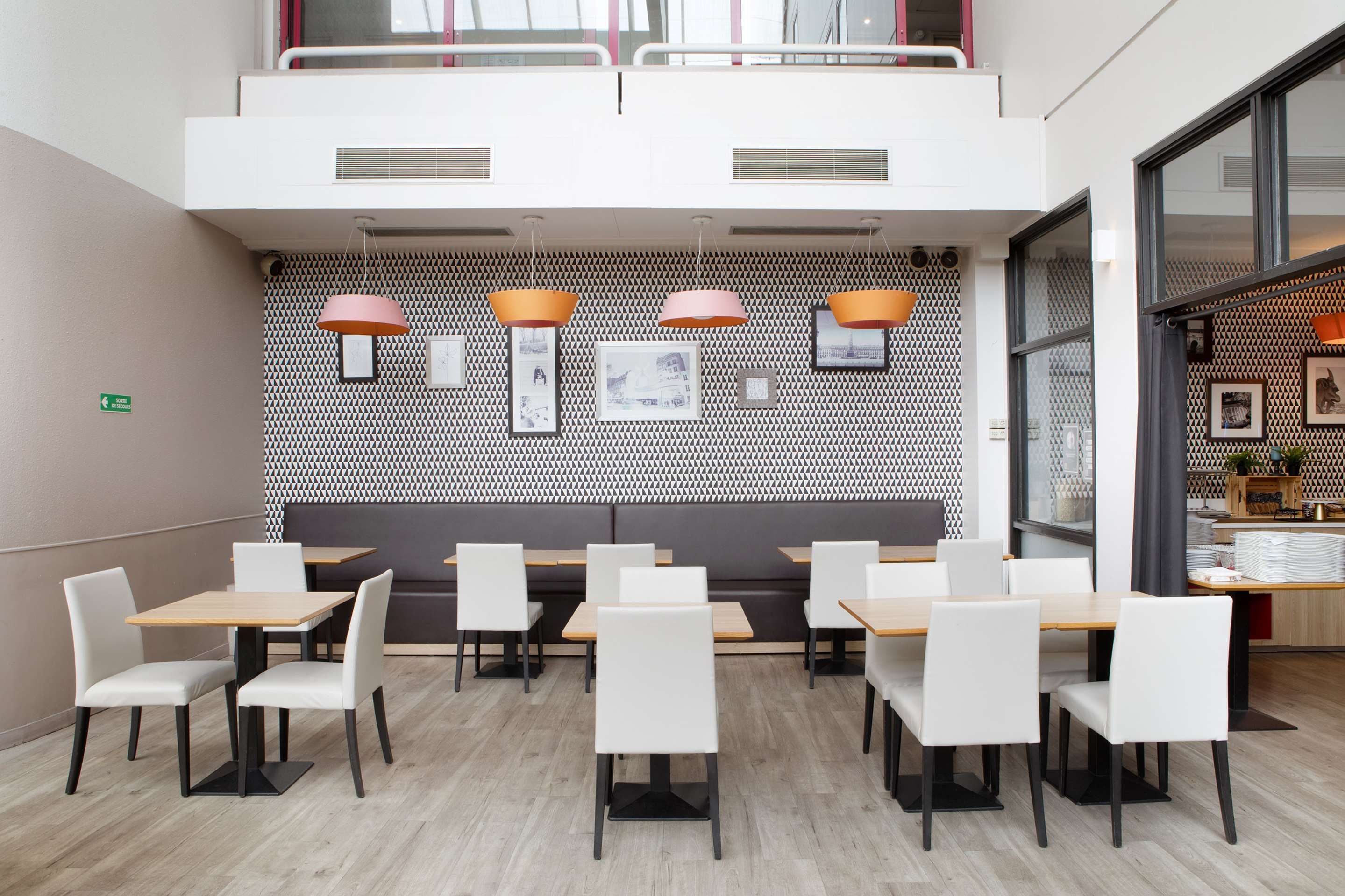 מסעדה תמונה