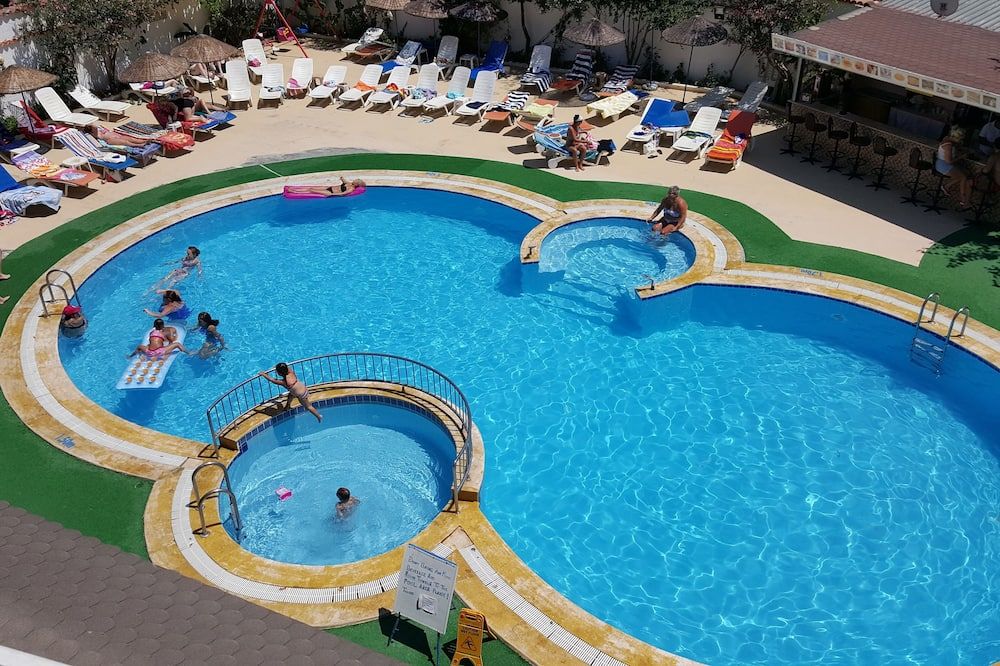 בריכה תמונה