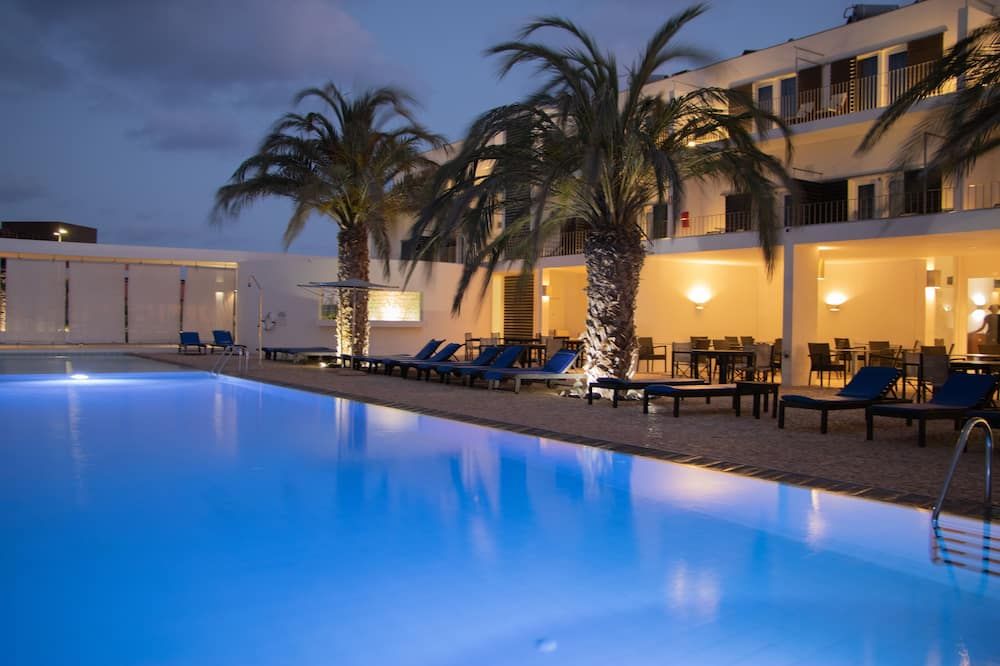 בריכה תמונה