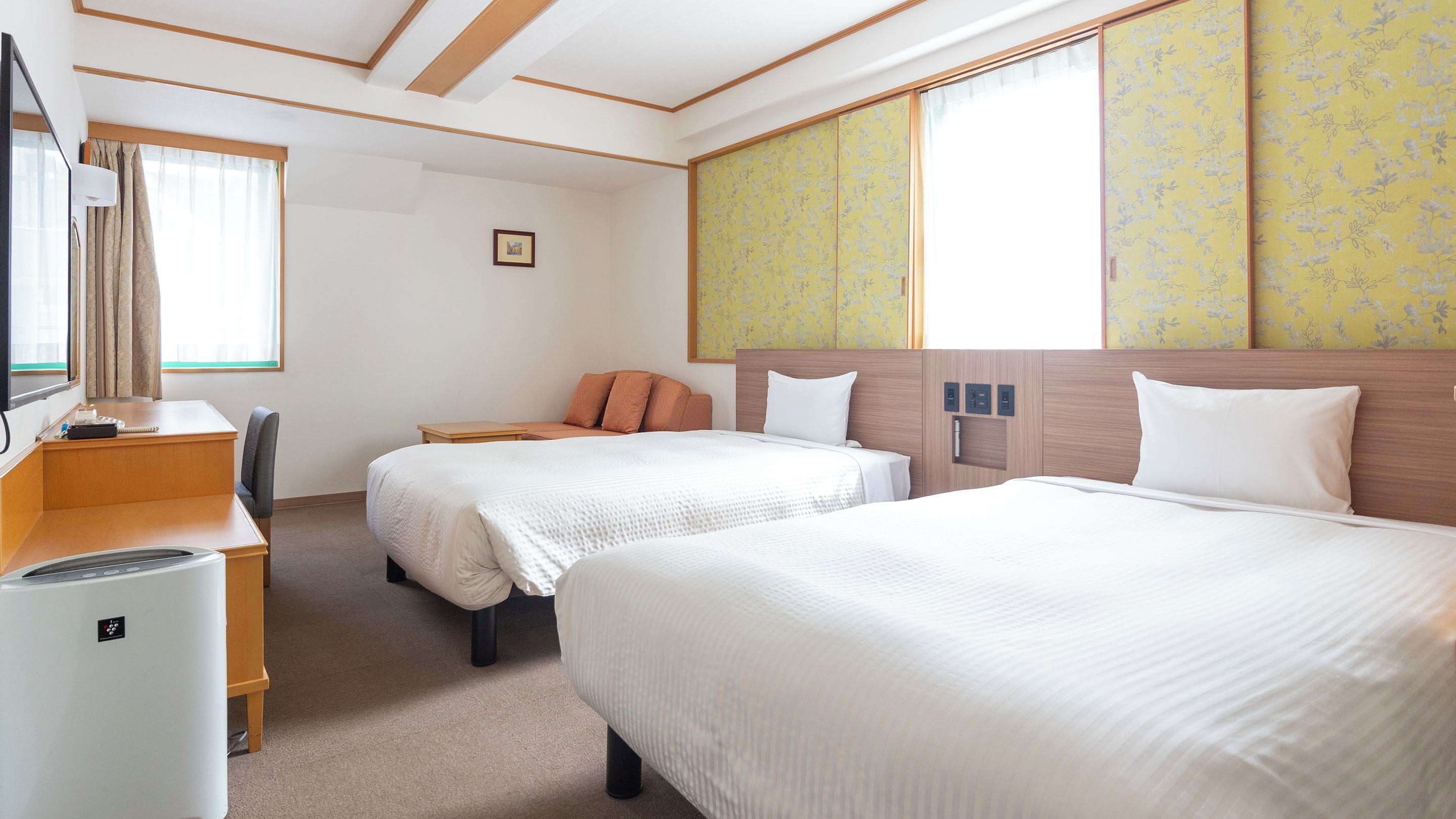 אחר תמונה