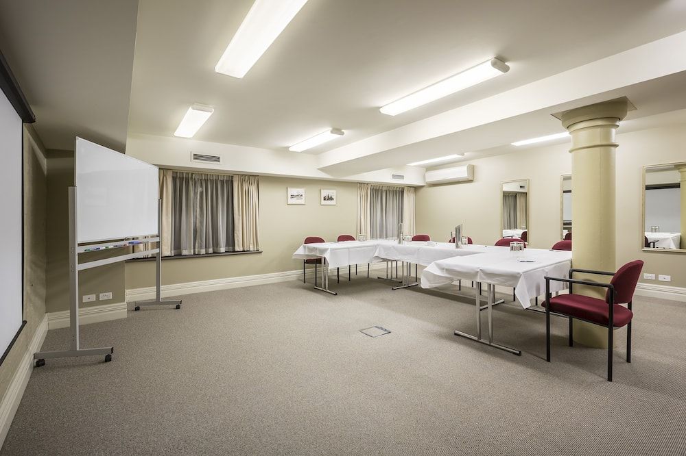חדר ישיבות