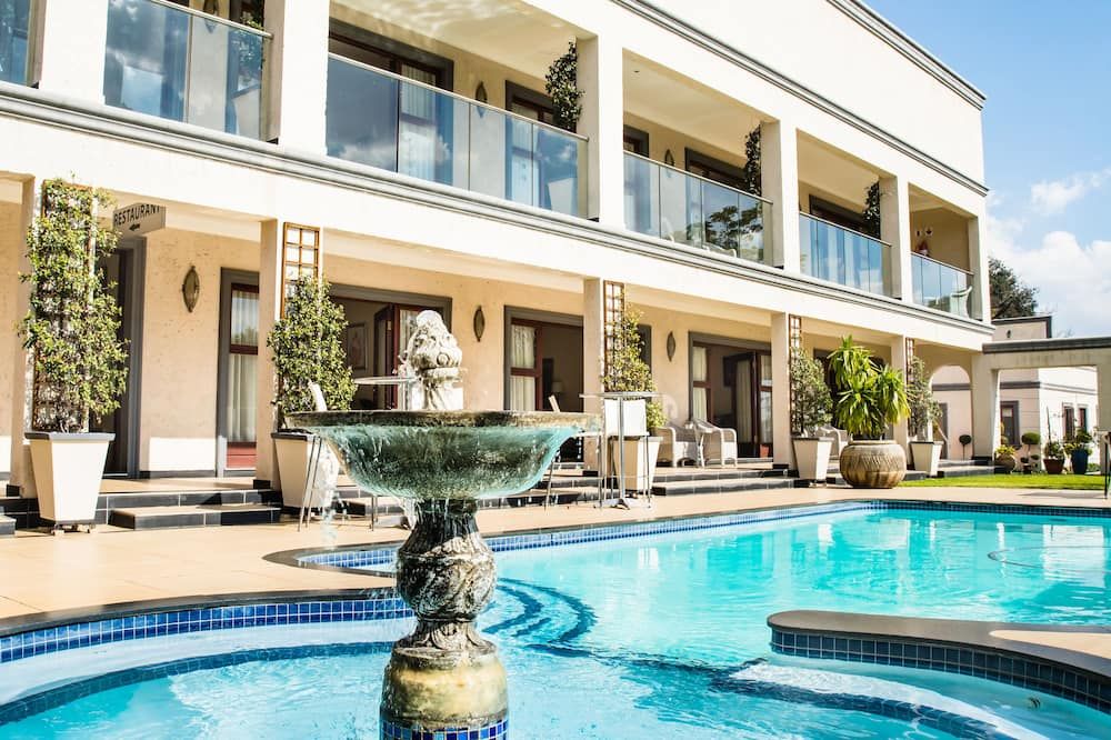 בריכה תמונה