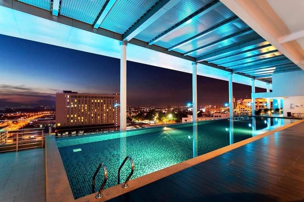 בריכה תמונה