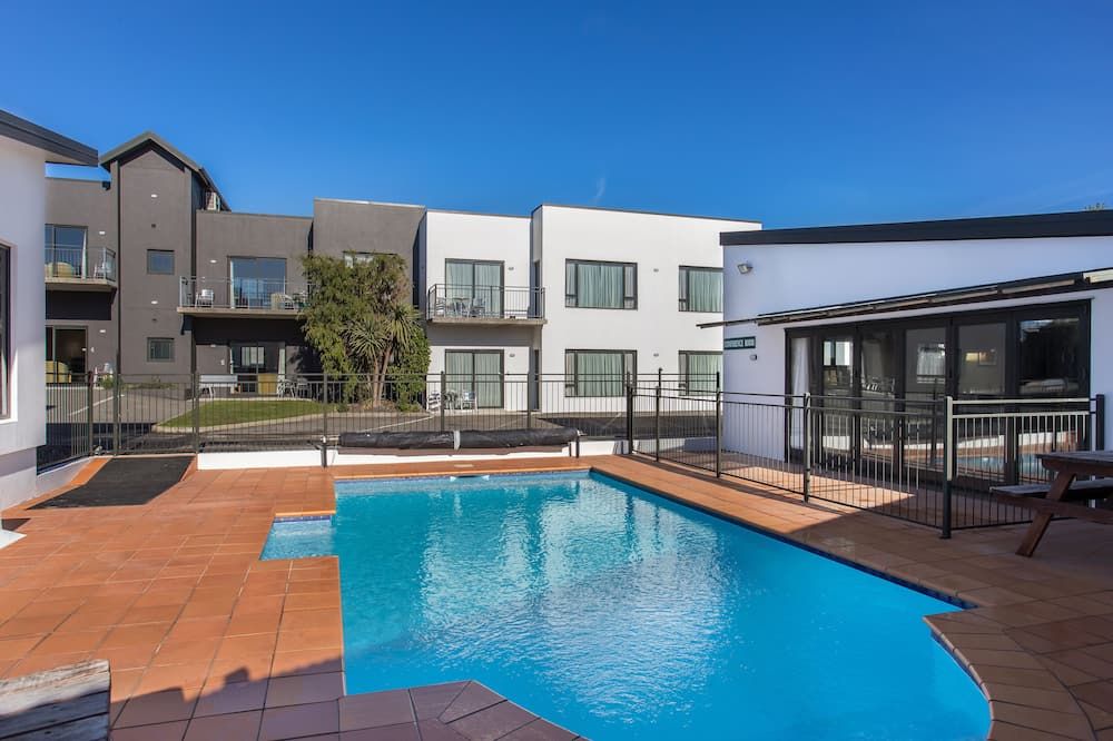 בריכה תמונה