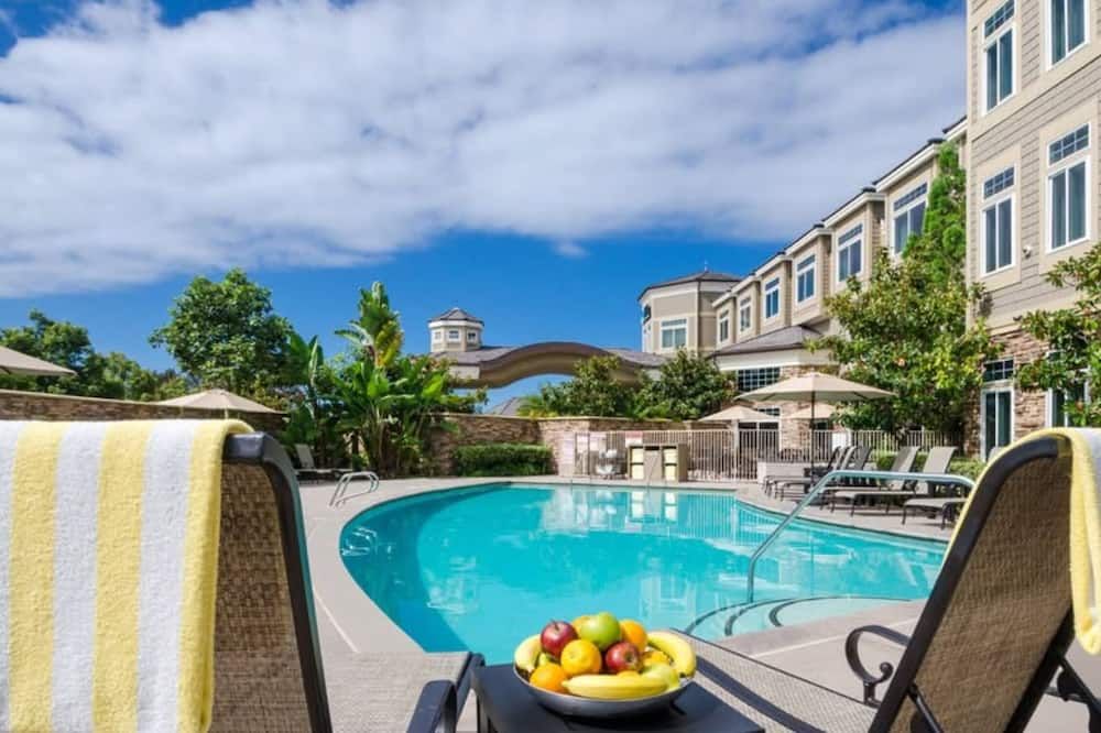 בריכה תמונה