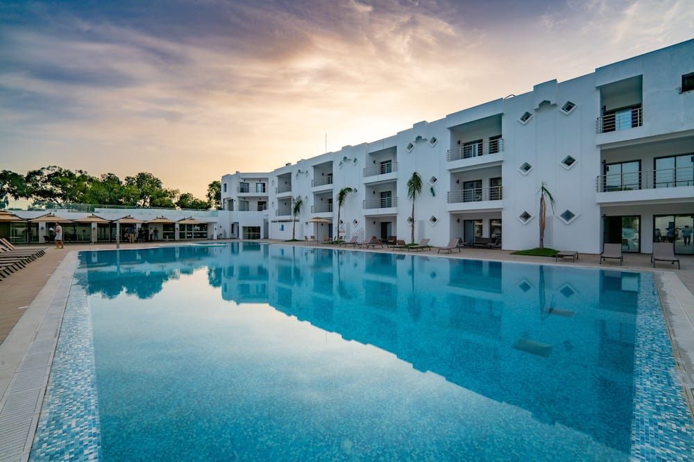 בריכה תמונה