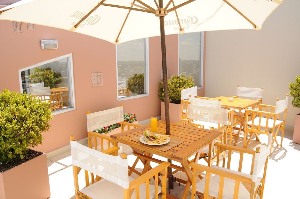 מסעדה תמונה