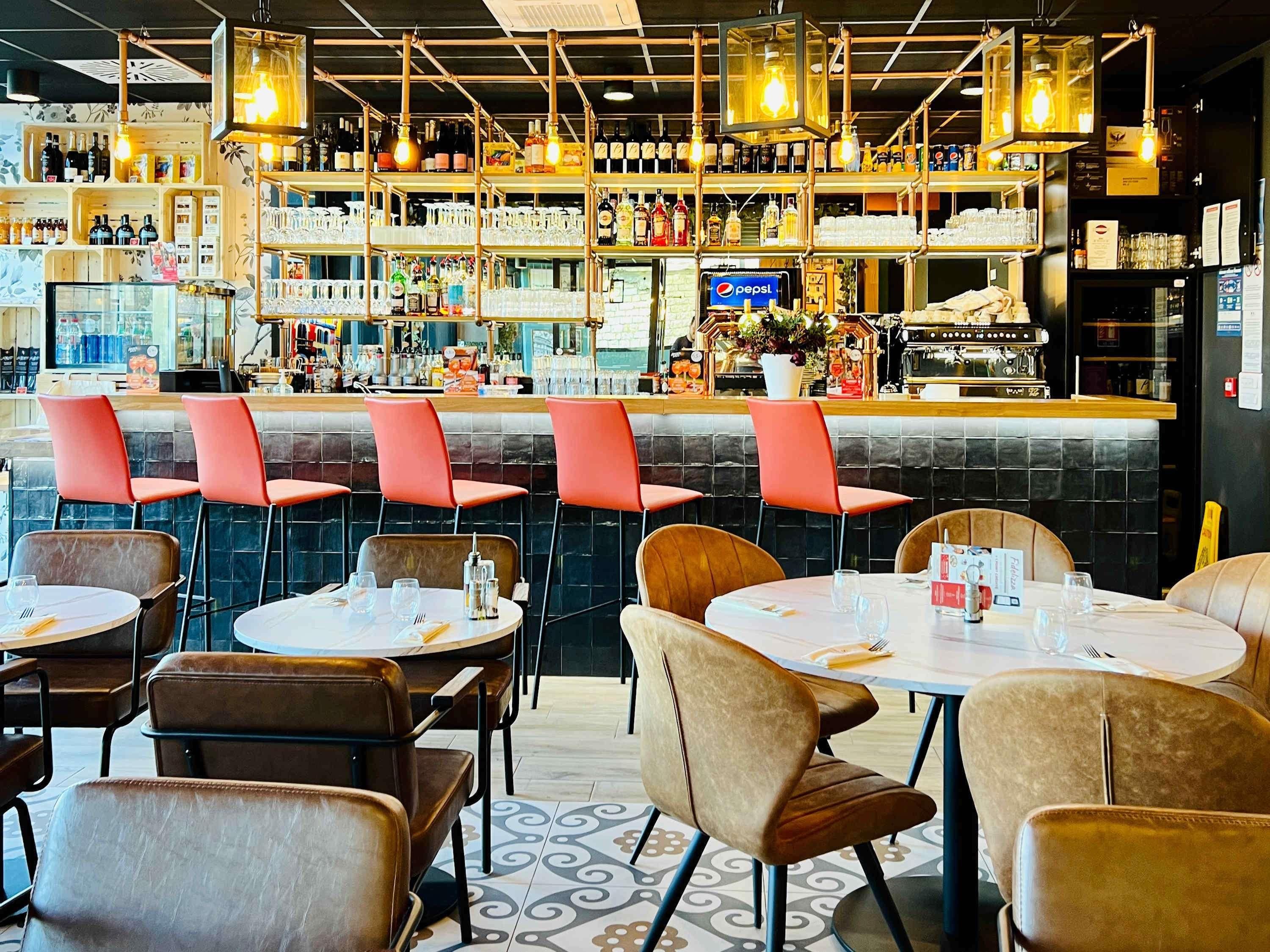 מסעדה תמונה