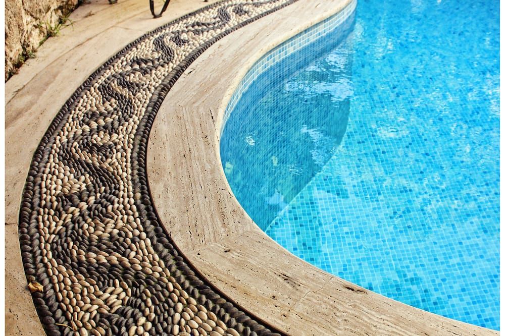 בריכה תמונה