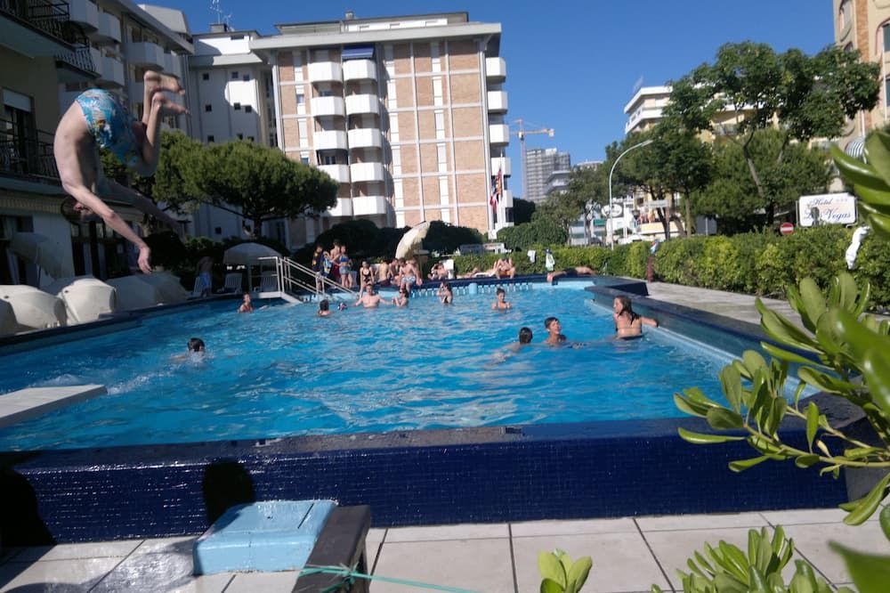 בריכה תמונה