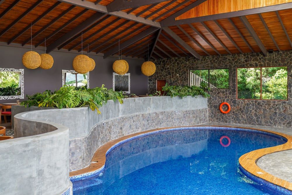 בריכה תמונה