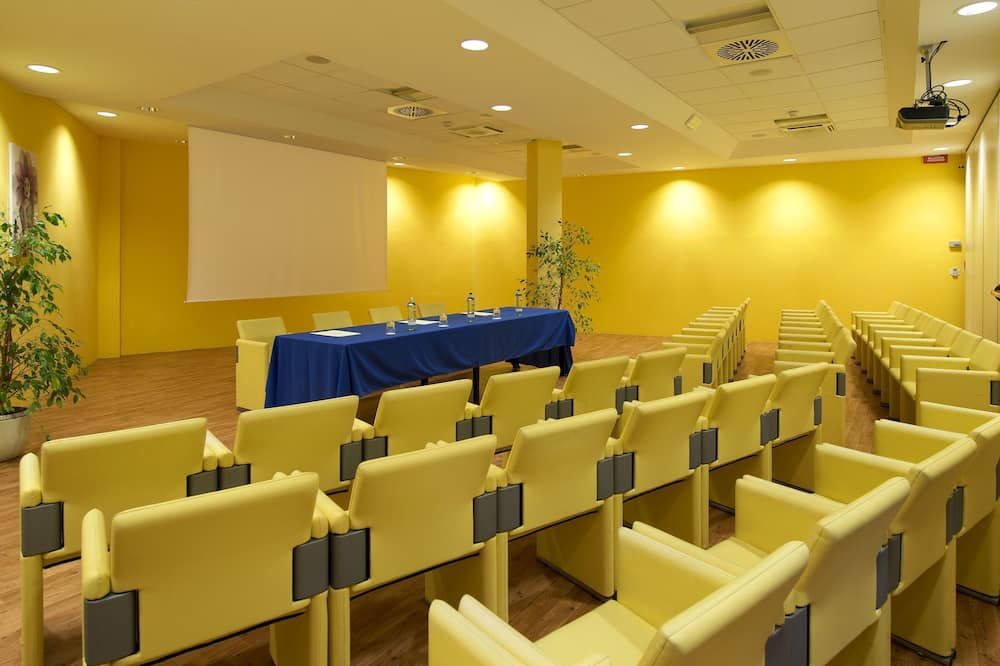 חדר ישיבות
