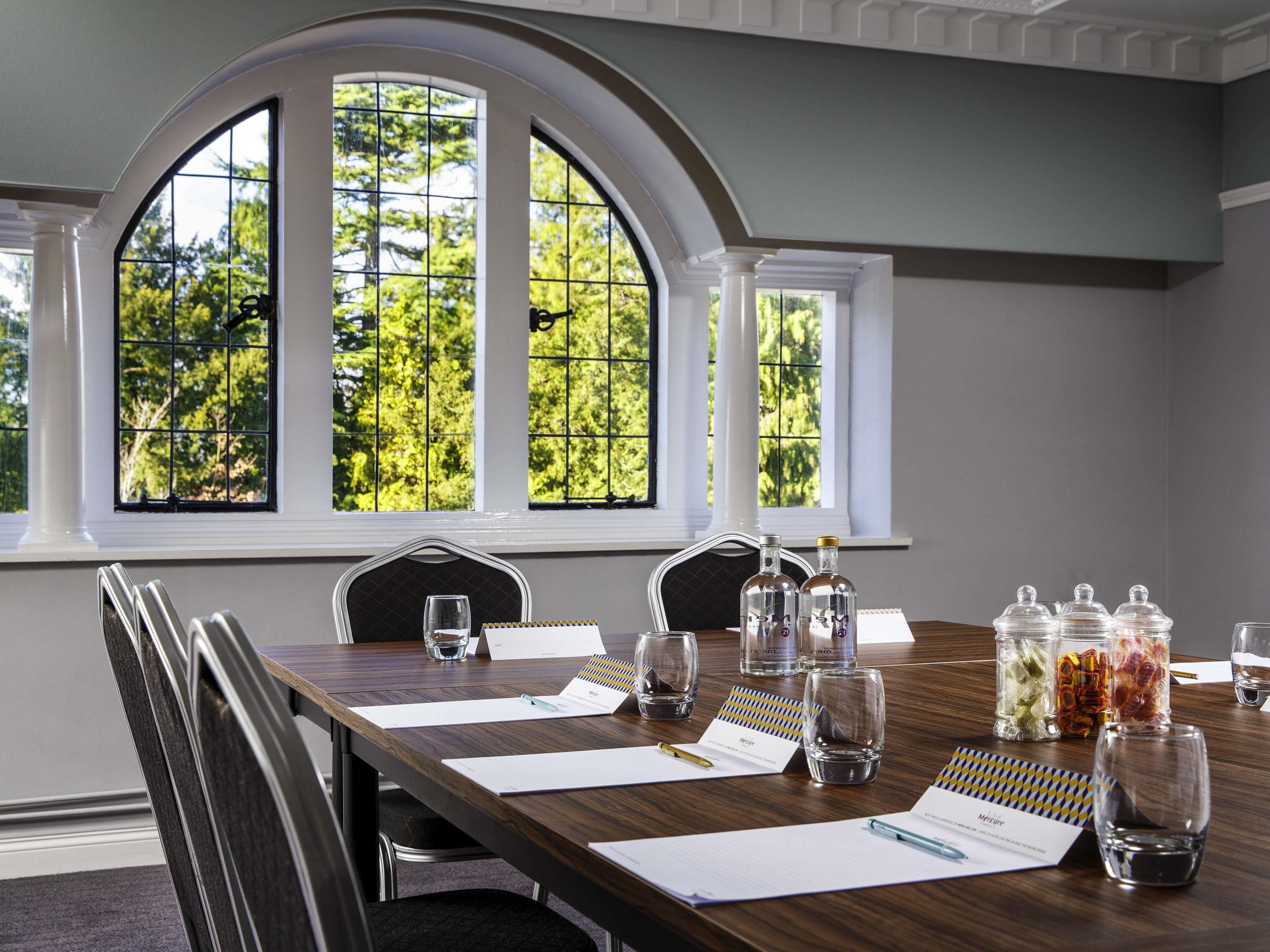 חדר ישיבות