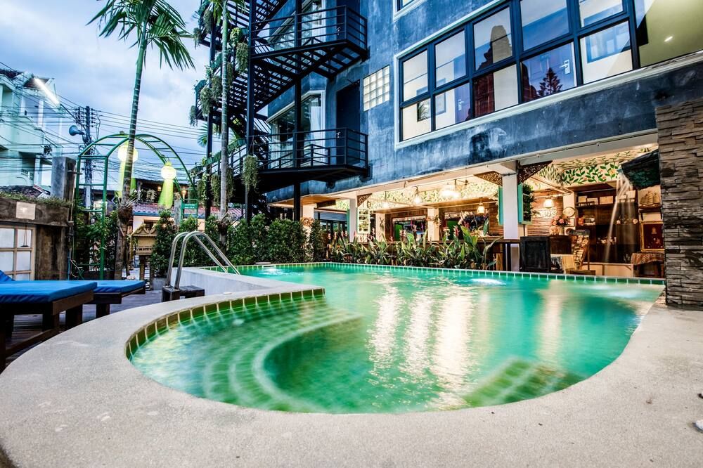 בריכה תמונה