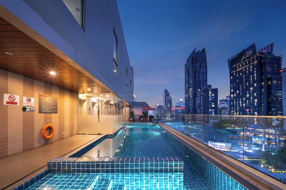 בריכה תמונה