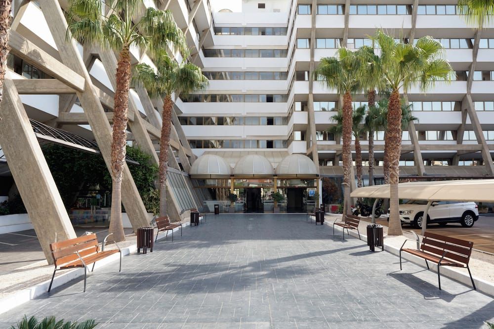 אחר תמונה